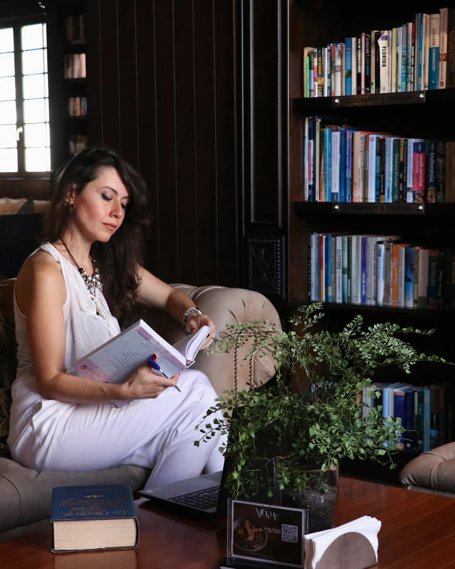 Eda Özkaya Tetik alternatif portre
